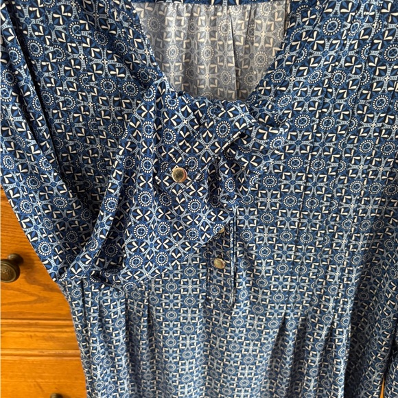 WESTPORT | Women’s Tunic Blouse - Picture 2 of 3